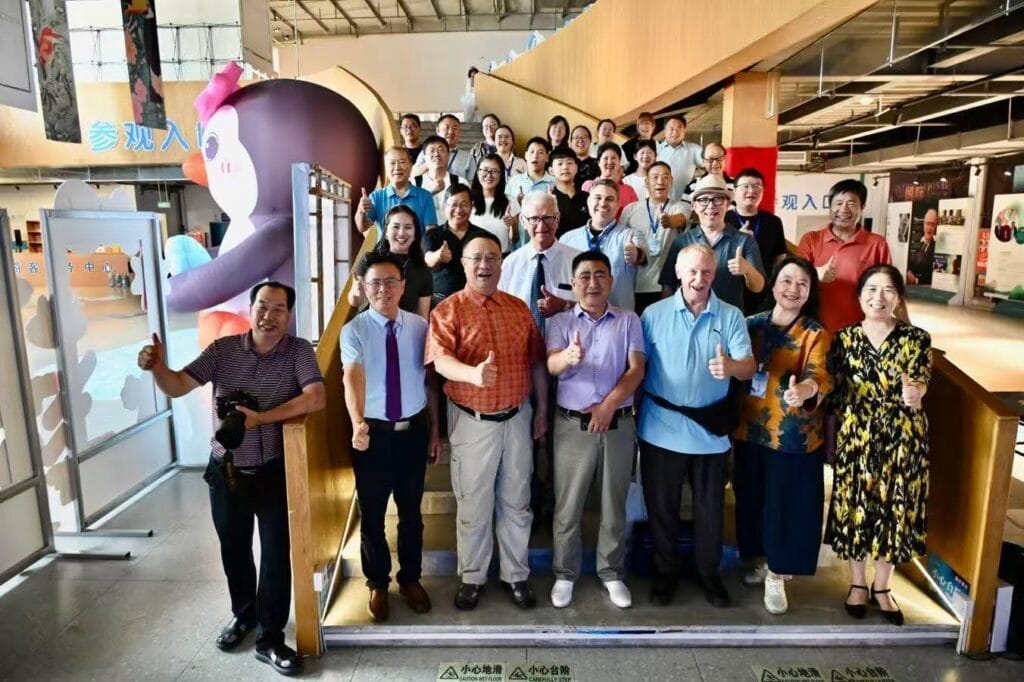 Process Scholars at Songshan World Geology Study Museum